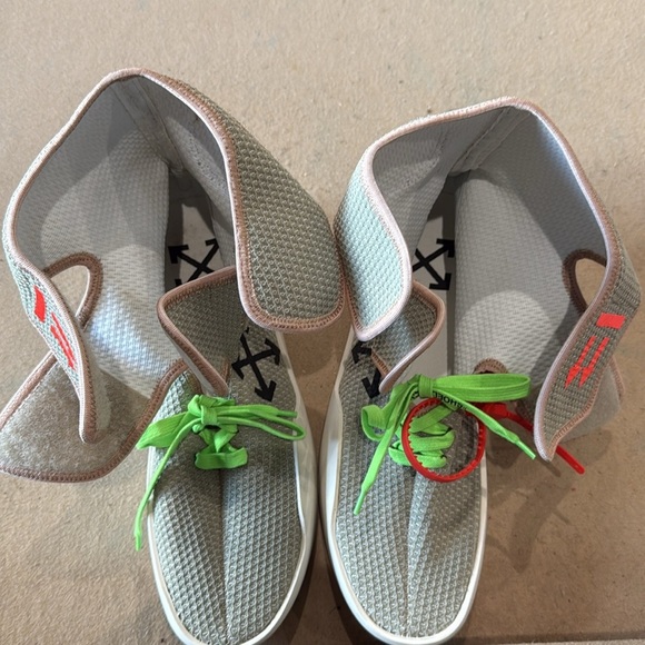 Off-White High-Tops with Green and Red Accents - Picture 6 of 7